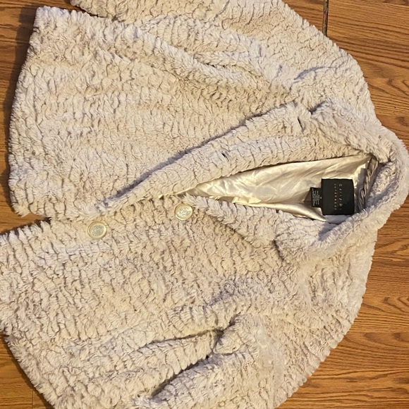 Fur jacket, on trend - Picture 3 of 6